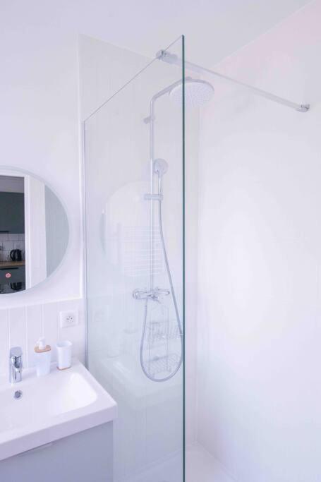 Apartment Le Reveur - Parking Gratuit, Wifi, Rer C